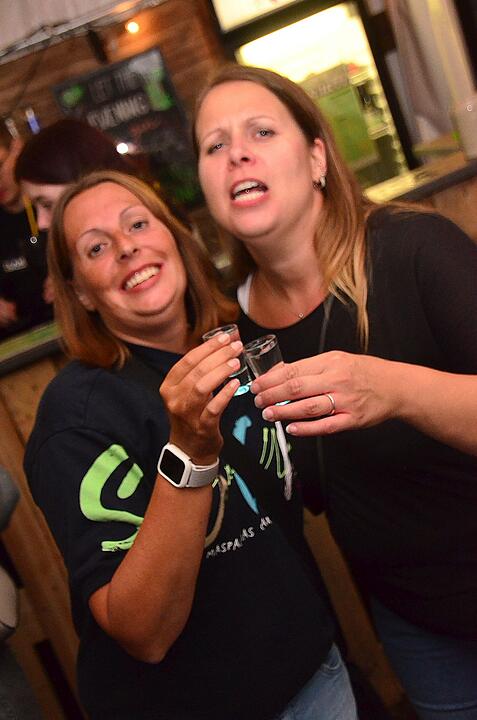 Party mit der Band "CAVELAND"