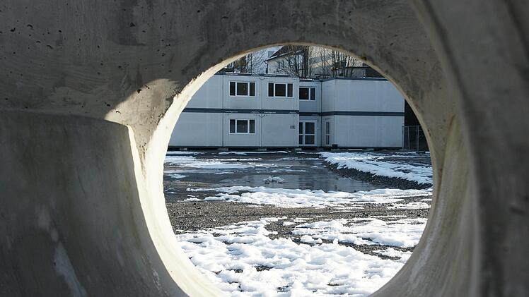 Der neue Container-Kindergarten am alten Bahnhof soll im März in Betrieb gehen. Dafür stellte der Stadtrat weitere Weichen.  Foto: Steffen Standke