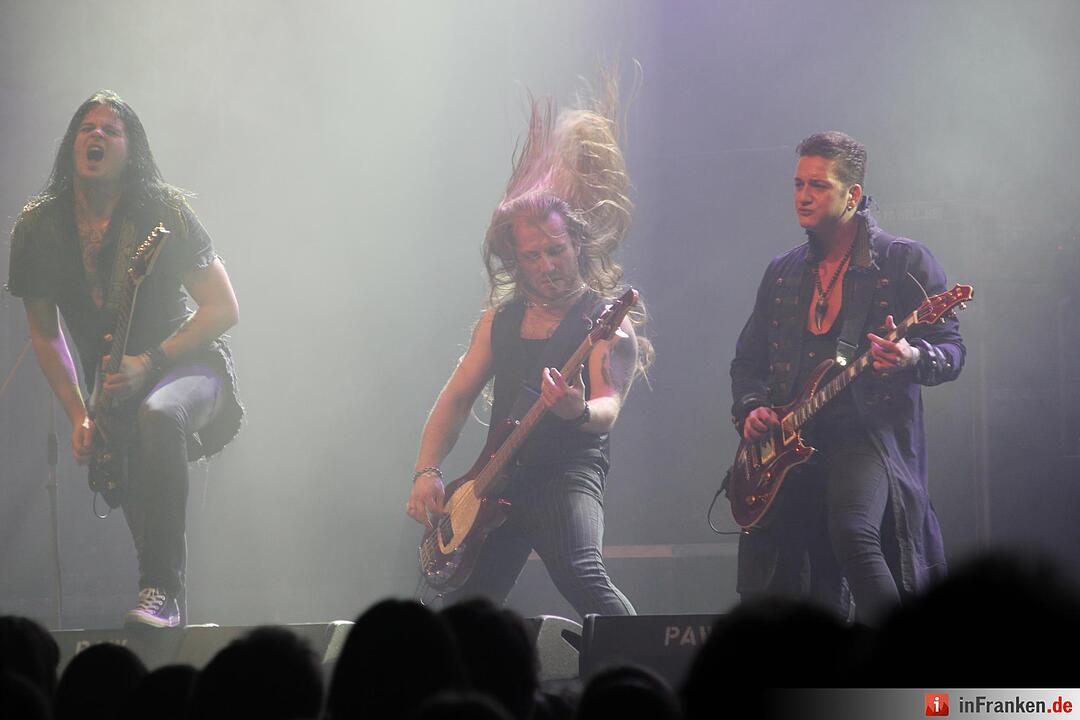 Christmas-Bash 2015 in Geiselwind: Nacht der Gegensätze