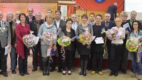 Ehrenamtlich engagierte Bürger erhielten als Würdigung ihrer Arbeit Stadtplaketten.
