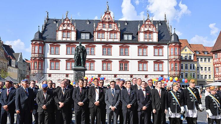 Impressionen vom Einzug am Freitagnachmittag.  Foto: Ronald Rinklef