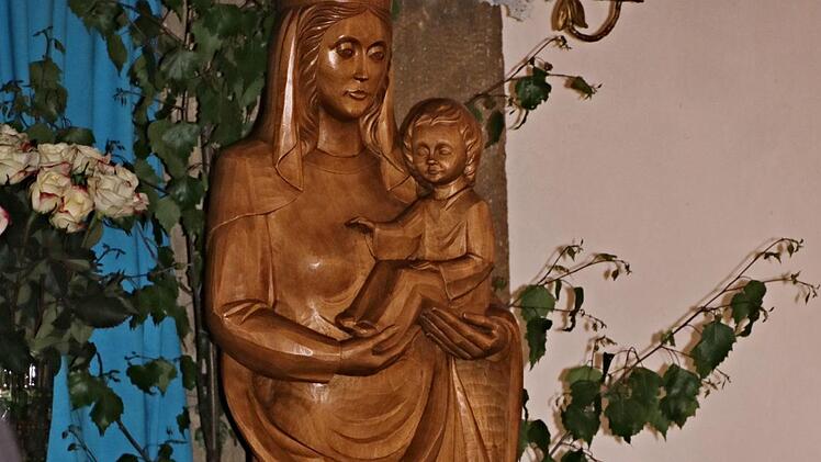 Die Marienstatue an ihrem neuen Platz in der Dorfkirche von Pfaffendorf. Helmut Will