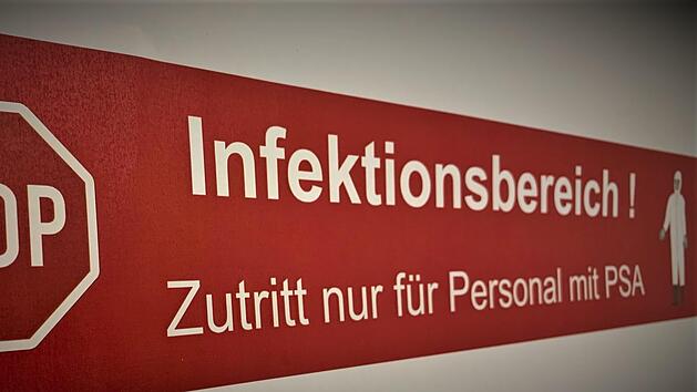 Die Frankenwaldklinik nimmt nur noch Notf&auml;lle auf. Das hat das Landratsamt am Dienstagnachmittag angeordnet. Foto:  Stefanie Noe, Helios-Kliniken