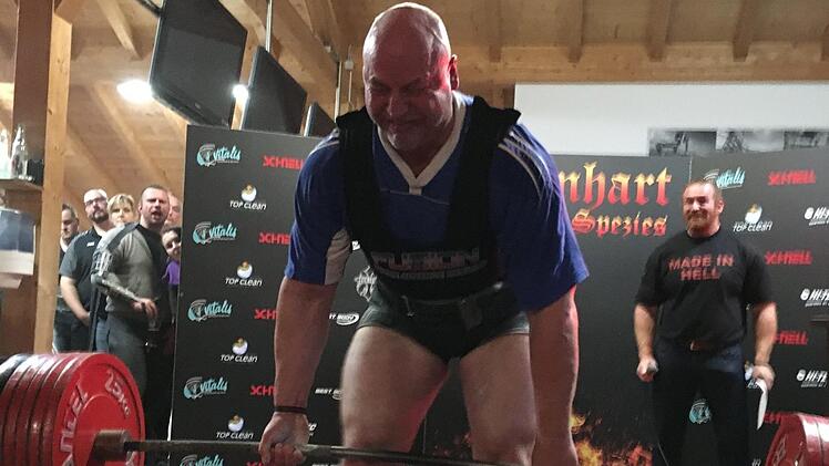 Kraftsport ist auch Kopfsache: Dirk Lauber hat nicht nur im Kraftraum, sondern auch mental viel gearbeitet. "Kopf und Muskulatur müssen maximal aufeinander abgestimmt sein", sagt der Weltrekordler.  Foto: privat