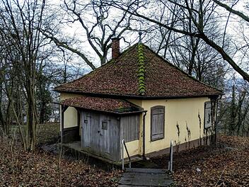 Fast vergessen: Gartenhaus im ehemaligen Jean-Paul Garten in Coburg.Foto: Jochen Berger