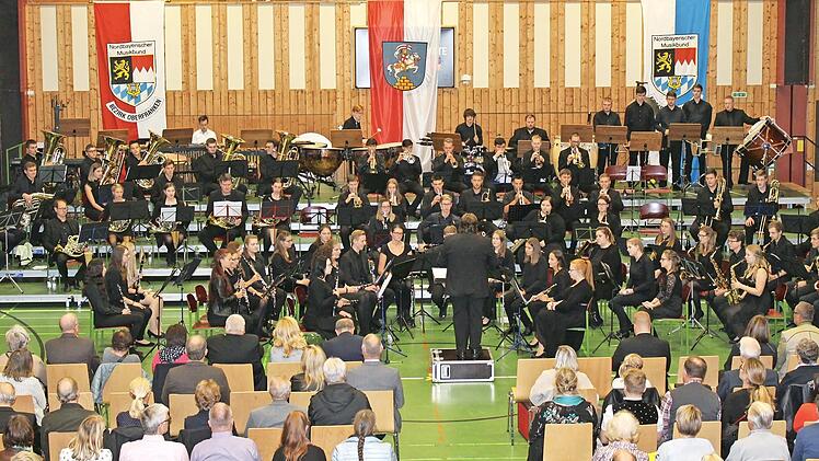 Die Adam-Riese-Halle ist wieder Schauplatz des Konzerts.