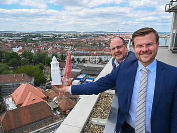 Nürnberg: Historischer Turm des Volksbads wird aufgebaut - Spendenergebnis "überragend" Nürnberg: Historischer Turm des Volksbads wird aufgebaut - Spendenergebnis "überragend"