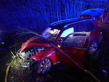 Kollision auf A70: Zwei Verletzte nach Auffahrunfall