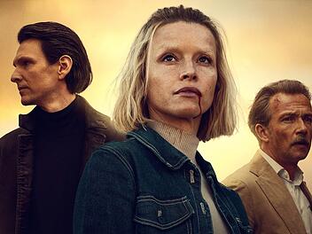 Zwei Jahre nach der ersten Staffel "Oderbruch" wird die Geschichte um Maggie Kring (Karoline Schuch) und den Ermittler Zajak (Lucas Gregorowicz, rechts) fortgesetzt. Mit Quito (Sabin Tambrea) und einigen anderen sto&szlig;en ein paar neue Figuren zum Cast.