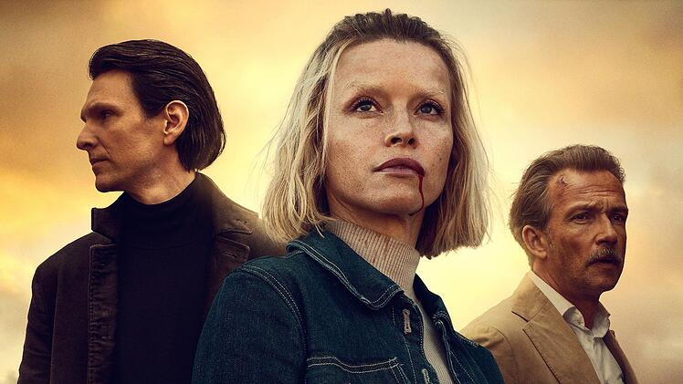 Zwei Jahre nach der ersten Staffel "Oderbruch" wird die Geschichte um Maggie Kring (Karoline Schuch) und den Ermittler Zajak (Lucas Gregorowicz, rechts) fortgesetzt. Mit Quito (Sabin Tambrea) und einigen anderen sto&szlig;en ein paar neue Figuren zum Cast.