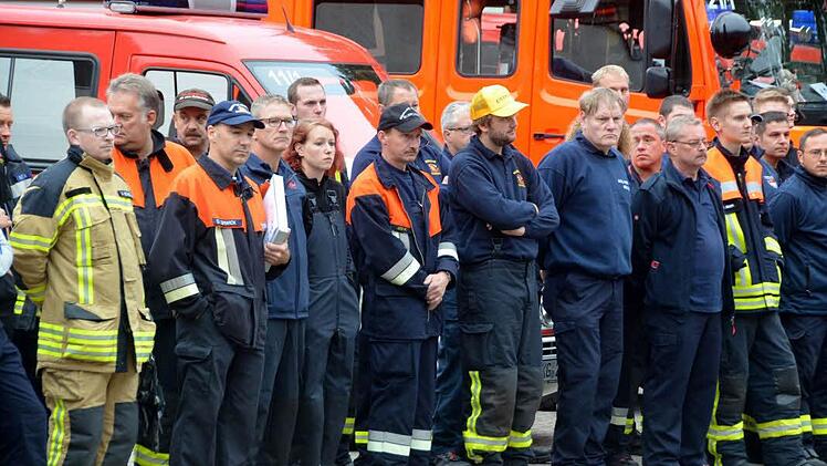 Großübung der Feuerwehr Notfallkontingente Foto: Peter Rauch