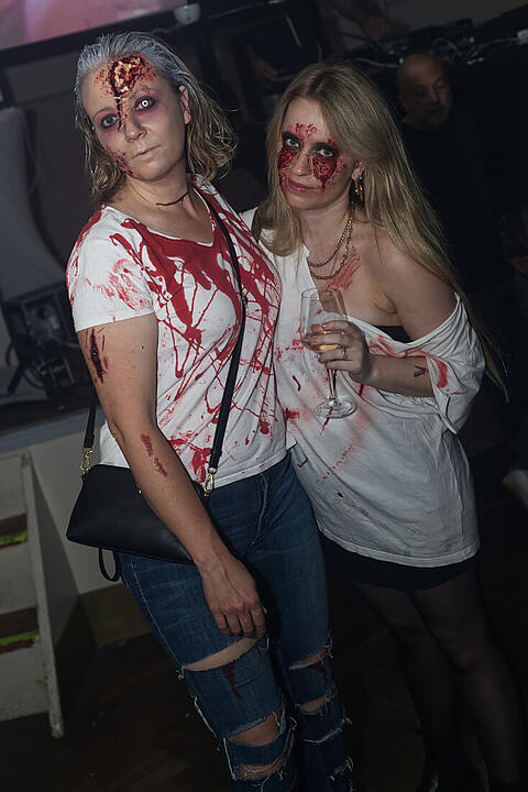 ME & MY (ZOMBIE) GIRLS HALLOWEEN