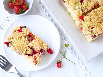Erdbeer-Streusel-Kuchen.jpg