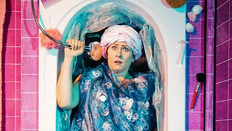 "Neues vom Tage": Szene aus der Coburger Erstaufführung von Paul Hindemiths Oper am Landestheater.Foto: Sebastian Buff