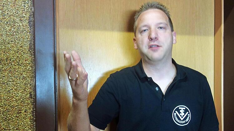 Florian Heymann, einer der aufgebrachten Bürger anlässlich der Bürgerversammlung, bei der es hoch her ging  Foto: Doris Weidner
