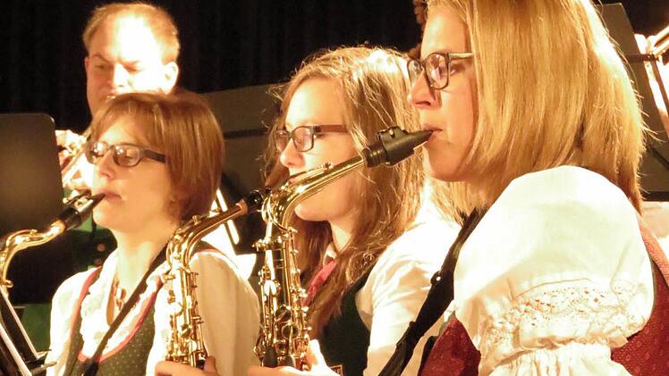 Das sinfonischen Blasorchester der Stadtkapelle trägt das Konzert.Foto: Doris Bauer