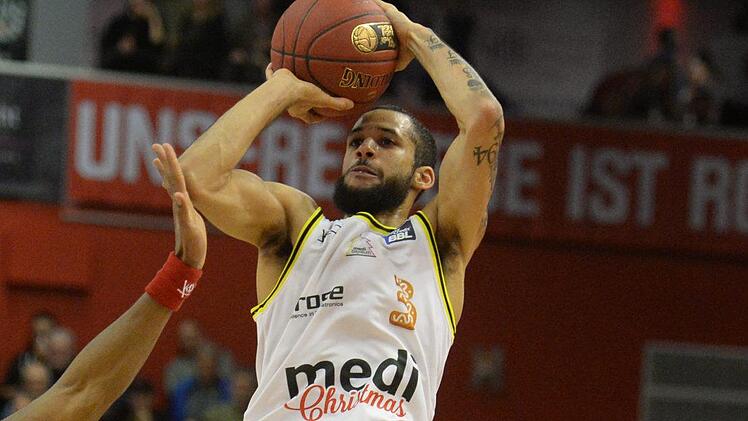Kassius Robertson war mit 19 Punkten bester Bayreuther Korbschütze bei der Niederlage in Bremerhaven.  Foto: Peter Mularczyk