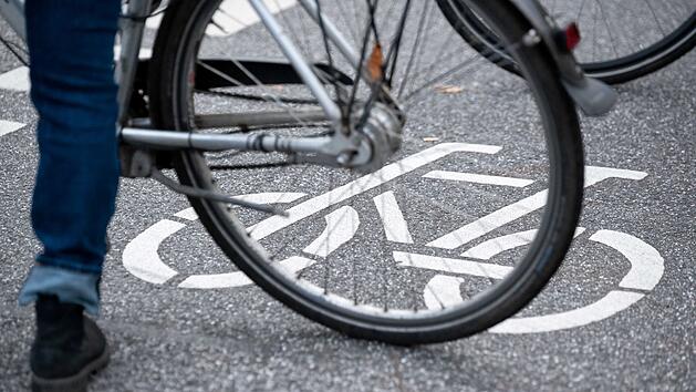 Bamberg: Betrunkener Radfahrer (24) zeigt Polizei den Mittelfinger