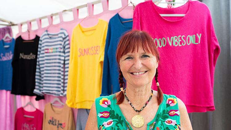 Auf Ibiza k&ouml;nne sie sich kreativ "viel mehr austoben" als in Deutschland, sagt Elke Cl&ouml;rs in der ZDF-Reportage.