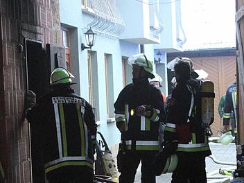 Den Brand in Brand Lußberg konnten die alarmierten Feuerwehren schnell löschen Foto: Günther Geiling