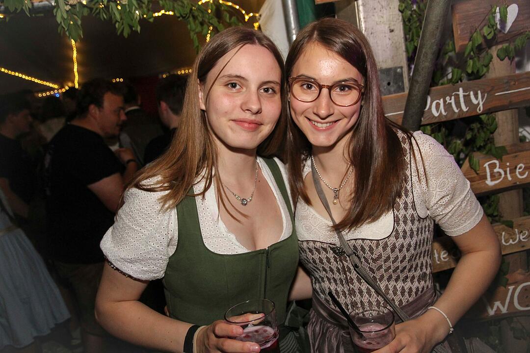 Gro&szlig;losnitz feiert!
