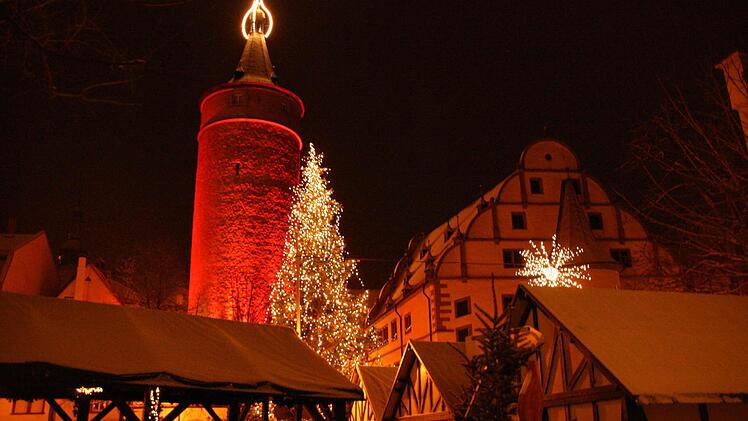 Wird der nächste Weihnachtsmarkt in Kitzingen auch wieder so romantisch leuchten? Foto: Diana Fuchs