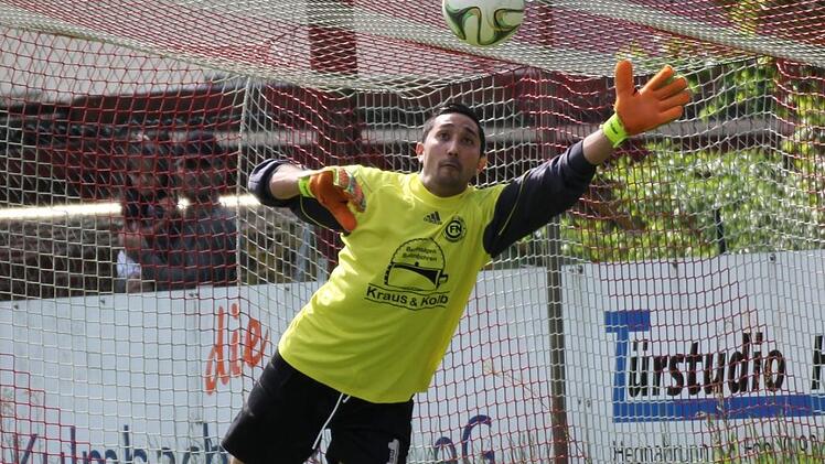 Flüchtling Danial Mousavi löste das Torwartproblem des FC Neuenmarkt und entwickelte sich enorm.