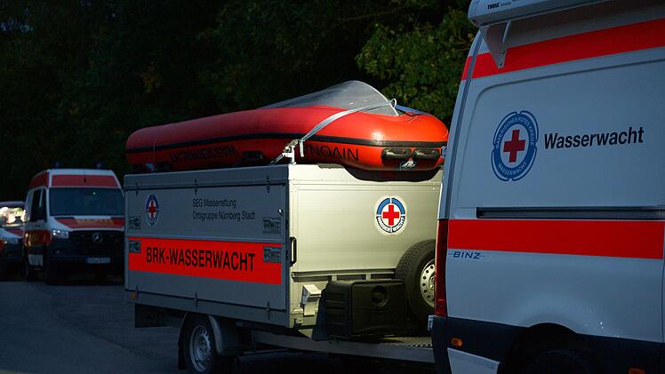 Großeinsatz an Schleuse Eibach in Nürnberg am 9. Oktober 2023: Radfahrerin sah leblose Person im Kanal