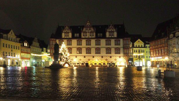 Vorschriftsmäßig leer präsentierte sich die Coburger Innenstadt in der Silvesternacht - am Theaterplatz ebenso wie am Markt.Foto: Christoph Winter