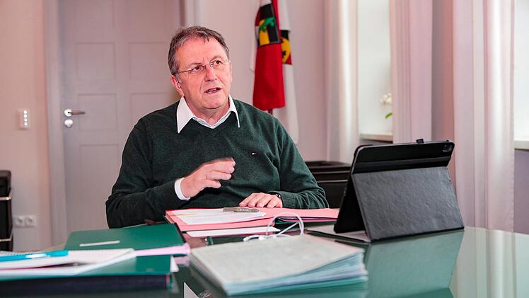 Bezirkstagspräsident und früherer Kulmbacher Oberbürgermeister: Henry Schramm. Foto: Matthias Hoch