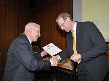 Dieter Lohmaier (l.) war einer von 15 verdienten Ehrenamtlichen, die German Hacker auszeichnete. Fotos: Roland Meister