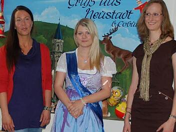 Sie waren schon Fee (von links): Petra Oehring, die erste Neustadter Puppenfee, Linda Ludwig und Juliane Buga, die das Amt von 2008 bis 2013 ausübte. CT Archiv/Rainer Lutz
