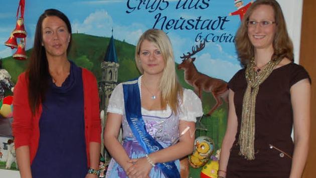 Sie waren schon Fee (von links): Petra Oehring, die erste Neustadter Puppenfee, Linda Ludwig und Juliane Buga, die das Amt von 2008 bis 2013 ausübte. CT Archiv/Rainer Lutz
