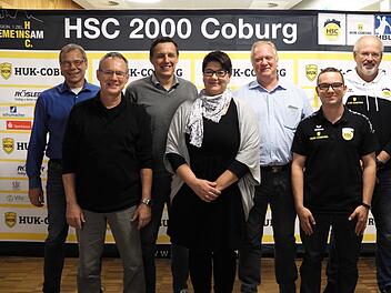 Einstimmig gewählt und ohne Gegenkandidaten wurde die Vorstandsriege des HSC 2000 bei der Hauptversammlung Anfang der Woche. Von links: Andreas Müller, Marten Beck, Stefan Apfel, Iris Bilek, Holger Neumann, Kevin von Heyking und Ralf Baucke. Foto: Christoph Winter