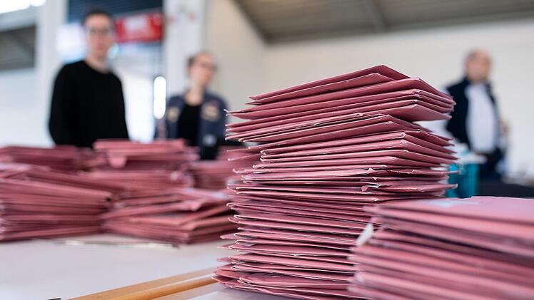 Bis Sonntag um 18 Uhr müssen die Wahlbriefe bei den Gemeinden eingegangen sein.  Symbolfoto: Sven Hoppe, dpa