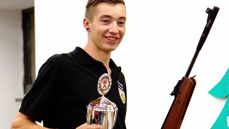 Zu überraschenden Weltmeisterehren kam der Eberner Alexander Schardt in der Jugendklasse, für den es der erste Wettbewerb auf internationaler Ebene war.  Foto: Dietz