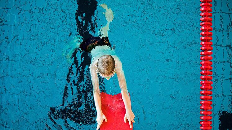 Die Gemeinde Nüdlingen bezuschusst Schwimmkurse. Foto: Symbolbild/Rolf Vennenbernd/dpa