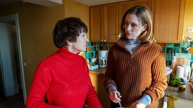 Endlich sind Karin Lossow (Katrin Sass, links) und Ellen Norgaard (Rikke Lylloff) wieder gemeinsam zu sehen.