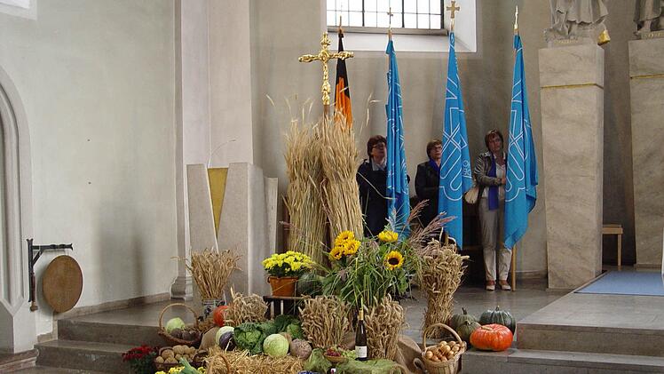 Das Erntedankfest war der passende Rahmen für die Geburtstagsfeier des katholischen Frauenbunds. Foto: Brigitta Kempe-Wolf