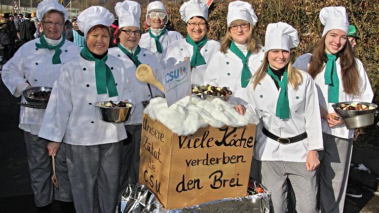 Viele Köche verderben den Brei, nicht aber die acht Damen des CSU-Ortsverbandes Untermerzbach.