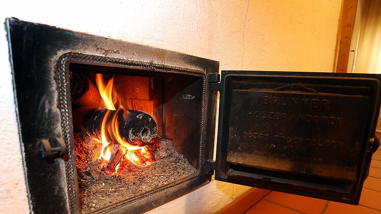 Bayreuth: Energieberater informiert über Möglichkeiten zum Heizen mit Holz