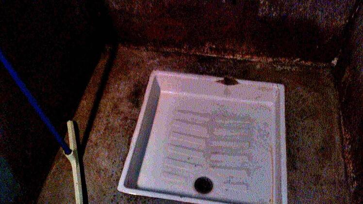 So sehen die Duschen im Internat aus. Foto: privat