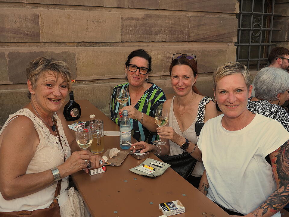 Das Weinfest zieht tausende Besucher an.