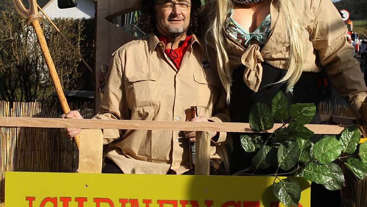 Da möchte jemand rausgeholt werden: aus dem Dschungel oder dem Frankenwald?