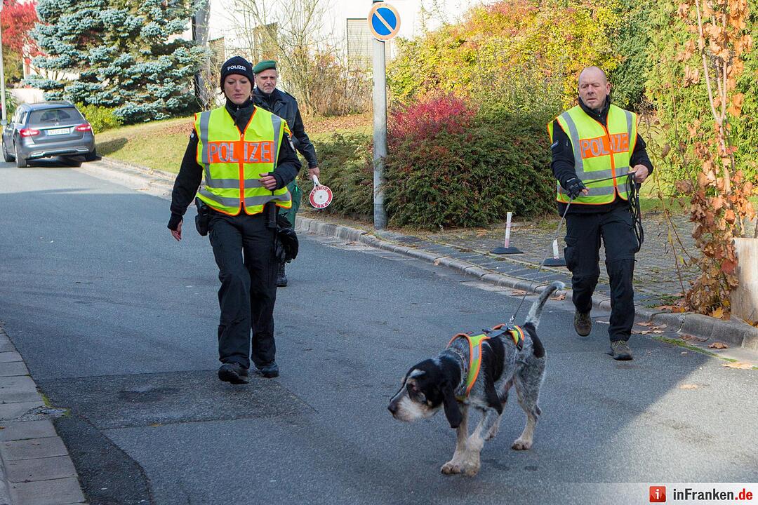 Vermeintlicher sexueller Übergriff in Heroldsberg - Polizei sucht mit Mantrailing Hund nach Täter