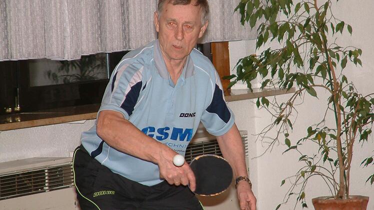 Beim 8:8-Unentschieden des SV Fischbach beim SV Friesen (1. Kreisliga) gewann der Fischbacher Günter Meisel seine beiden Einzel.  Foto: Hans Franz