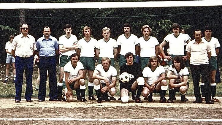 In der Saison 1974/1975 ging zum ersten Mal eine Fußballmannschaft des SV Moggast an den Start. Fotos: privat