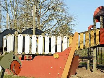 Das Spielger&auml;t "Dampfer" auf dem Spielplatz in der Ostlandstra&szlig;e muss ersetzt werden.  Text/Foto: Stefan Kritzer