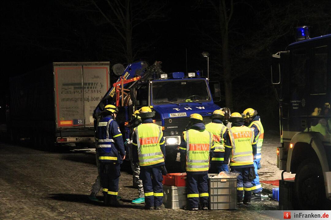 Unfall mit Gefahrgut-Laster auf der A3 bei Höchstadt