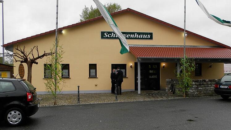 2400 Stunden Eigenleistung - die Prichsenstädter können stolz sein auf ihren Beitrag zur Sanierung des Schützenhauses.